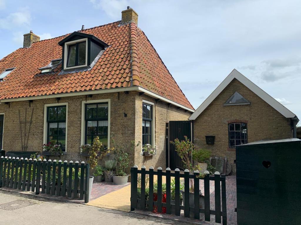 Vakantiehuis In Friesland Voor De Hele Familie Huns ภายนอก รูปภาพ